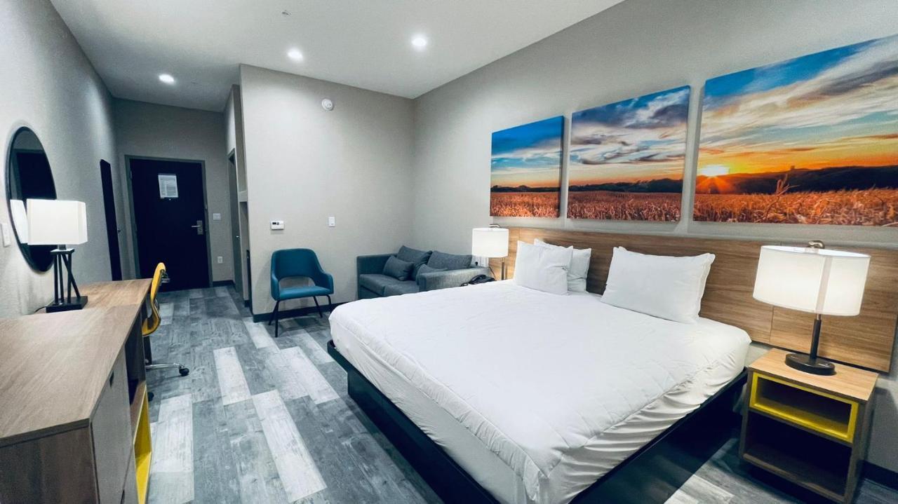 Days Inn & Suites By Wyndham Greater טומבול מראה חיצוני תמונה