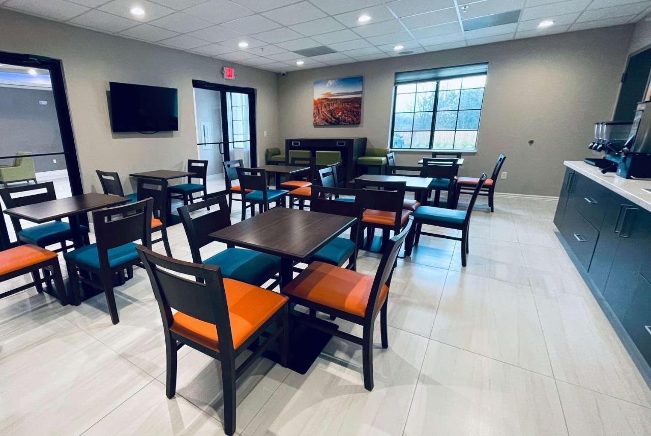 Days Inn & Suites By Wyndham Greater טומבול מראה חיצוני תמונה