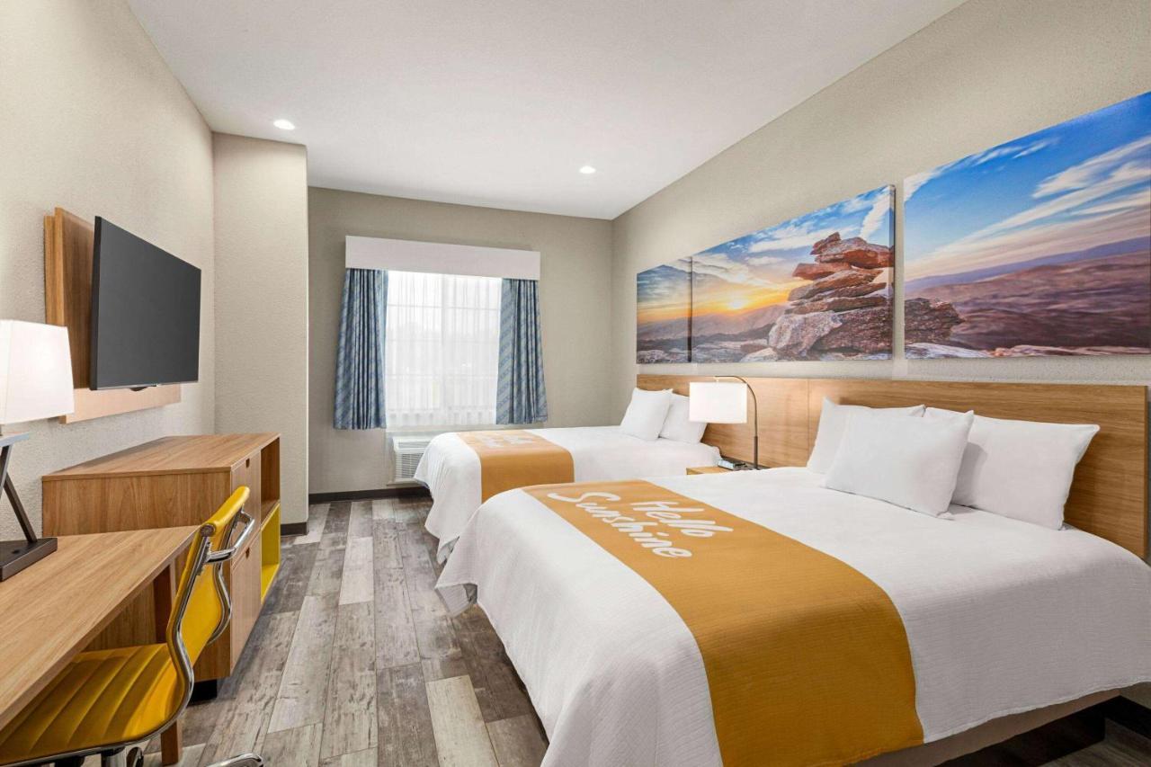 Days Inn & Suites By Wyndham Greater טומבול מראה חיצוני תמונה