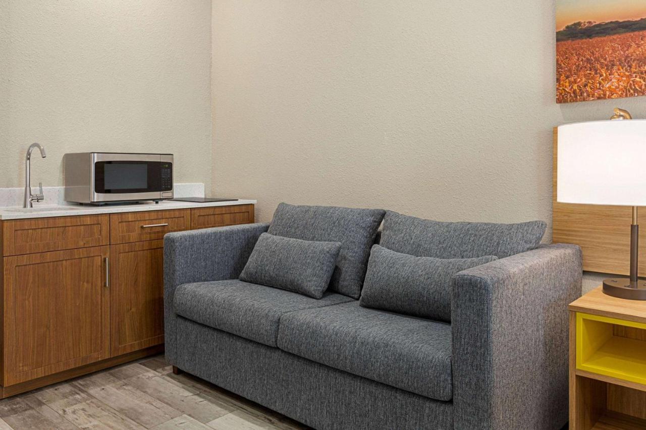 Days Inn & Suites By Wyndham Greater טומבול מראה חיצוני תמונה