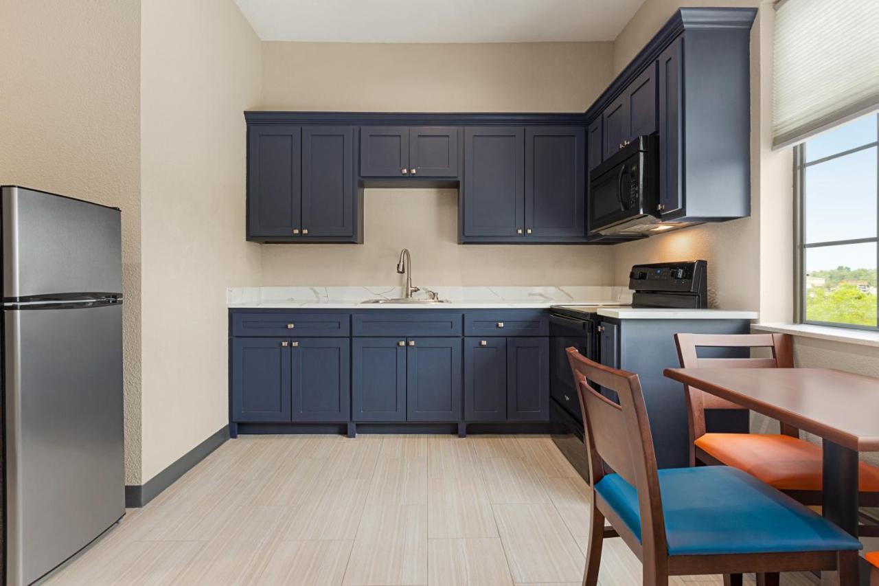 Days Inn & Suites By Wyndham Greater טומבול מראה חיצוני תמונה