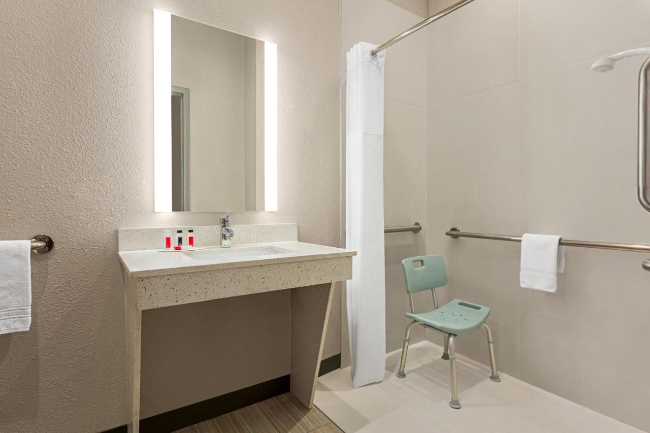Days Inn & Suites By Wyndham Greater טומבול מראה חיצוני תמונה