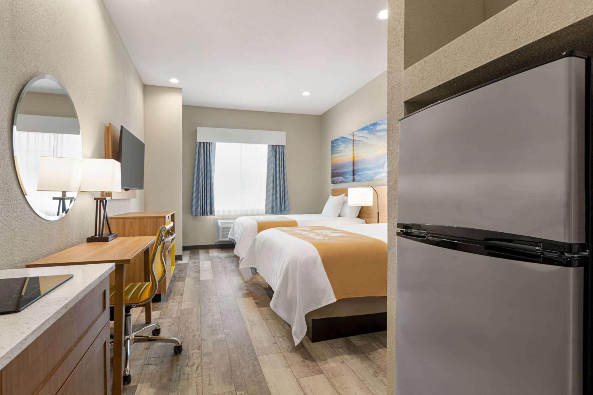 Days Inn & Suites By Wyndham Greater טומבול מראה חיצוני תמונה